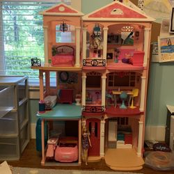 Barbie DreamHouse