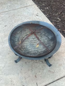 Round fire pit