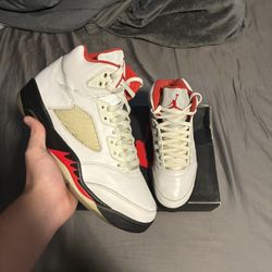 Jordan five fire red size 9.5