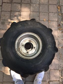 Banshee paddle tires