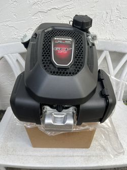 Brand New Honda Engine Still In The Box With Mounting Bolts