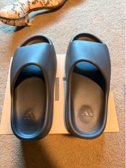 Yeezy slide onyx