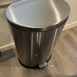 Good Condition Metal Trash Can 
