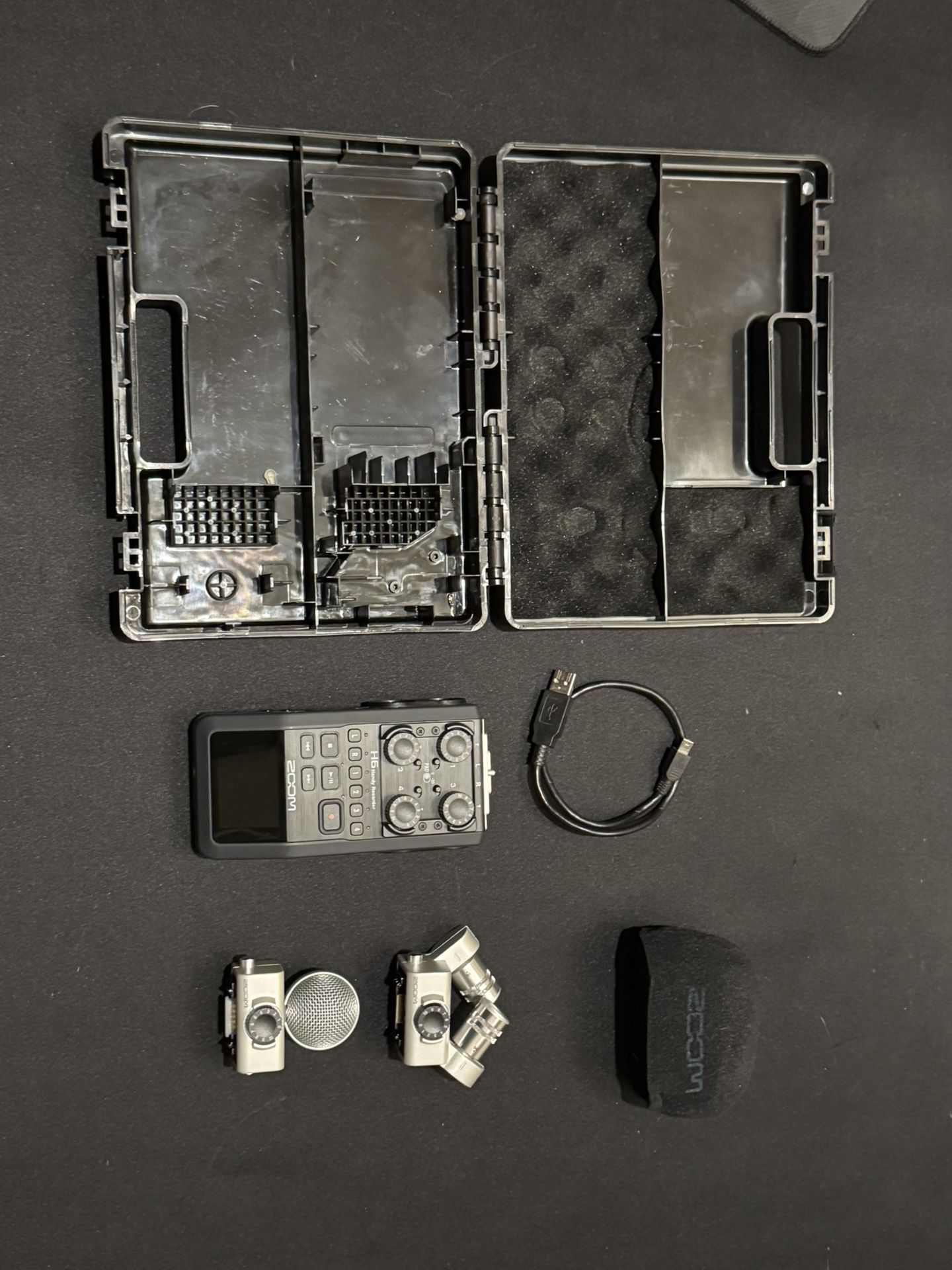 Zoom H6 All Black Handy Recorder
