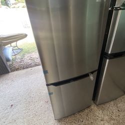 New Mini Fridge 
