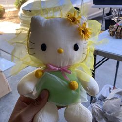 Vintage 2000 Sanrio Hello Kitty Sunflower Head Floral Plush Stuffed Toy