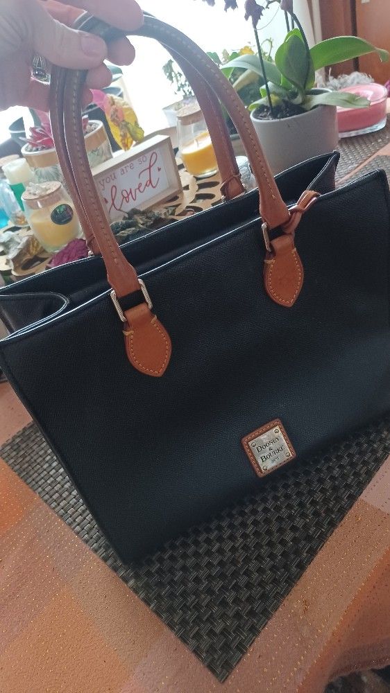 DOONEY & BURKE PURSE