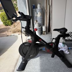 Peloton Bike Good Shape!