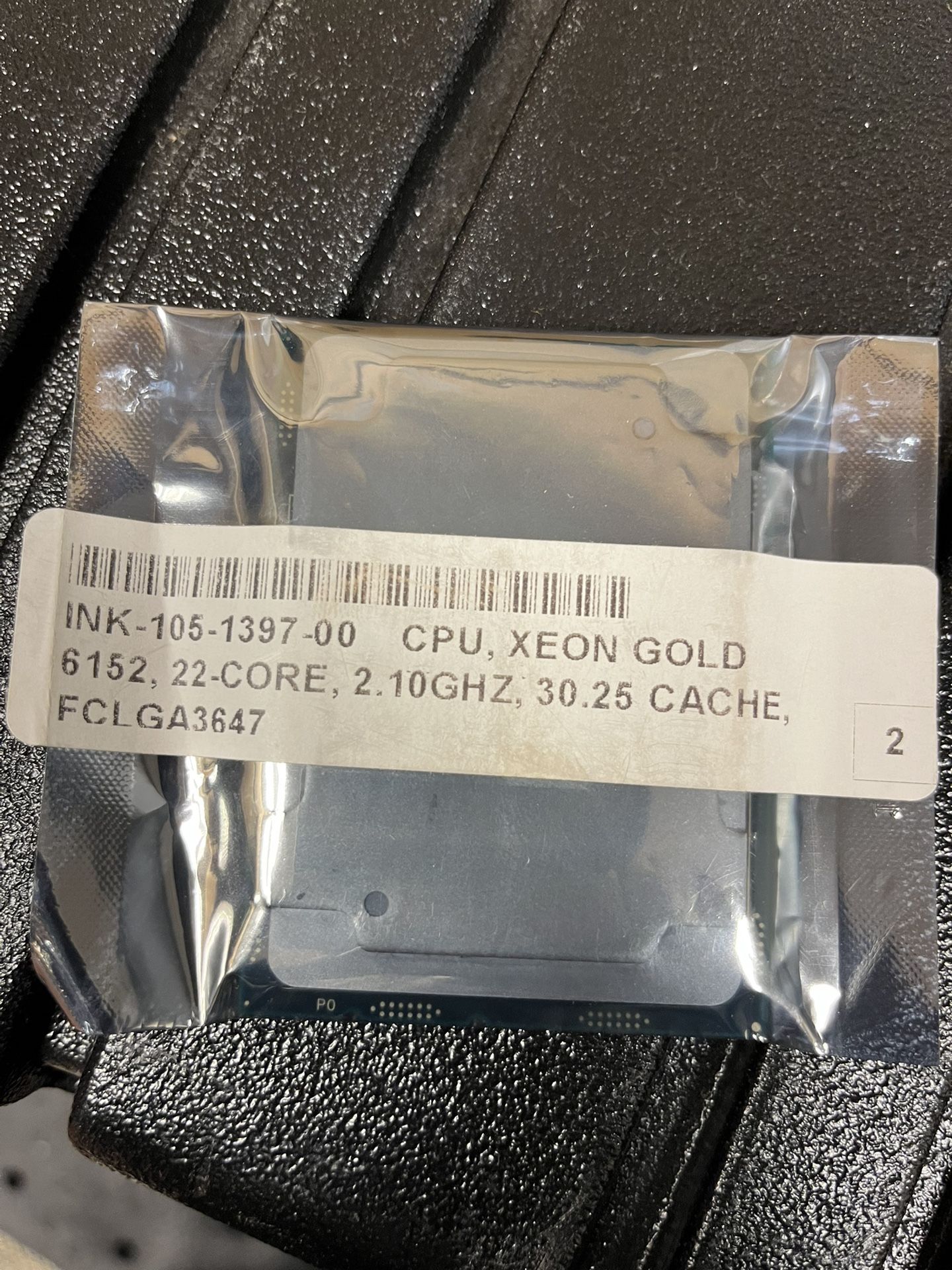 Intel Xeon 6152 Processor 2.1 GHz 30.25 MB L3