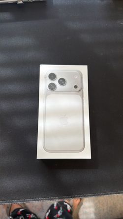 Apple iPhone 17 Pro in Box White/Natural Titanium