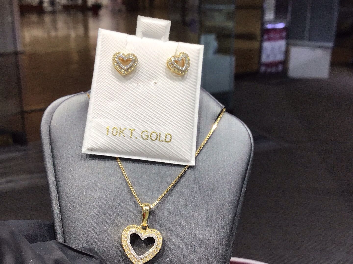 10k Gold Heart ❤️❤️❤️ Natural Diamond Set With Box Chain 18” Inch Earrings Pendant ..💎💎💎