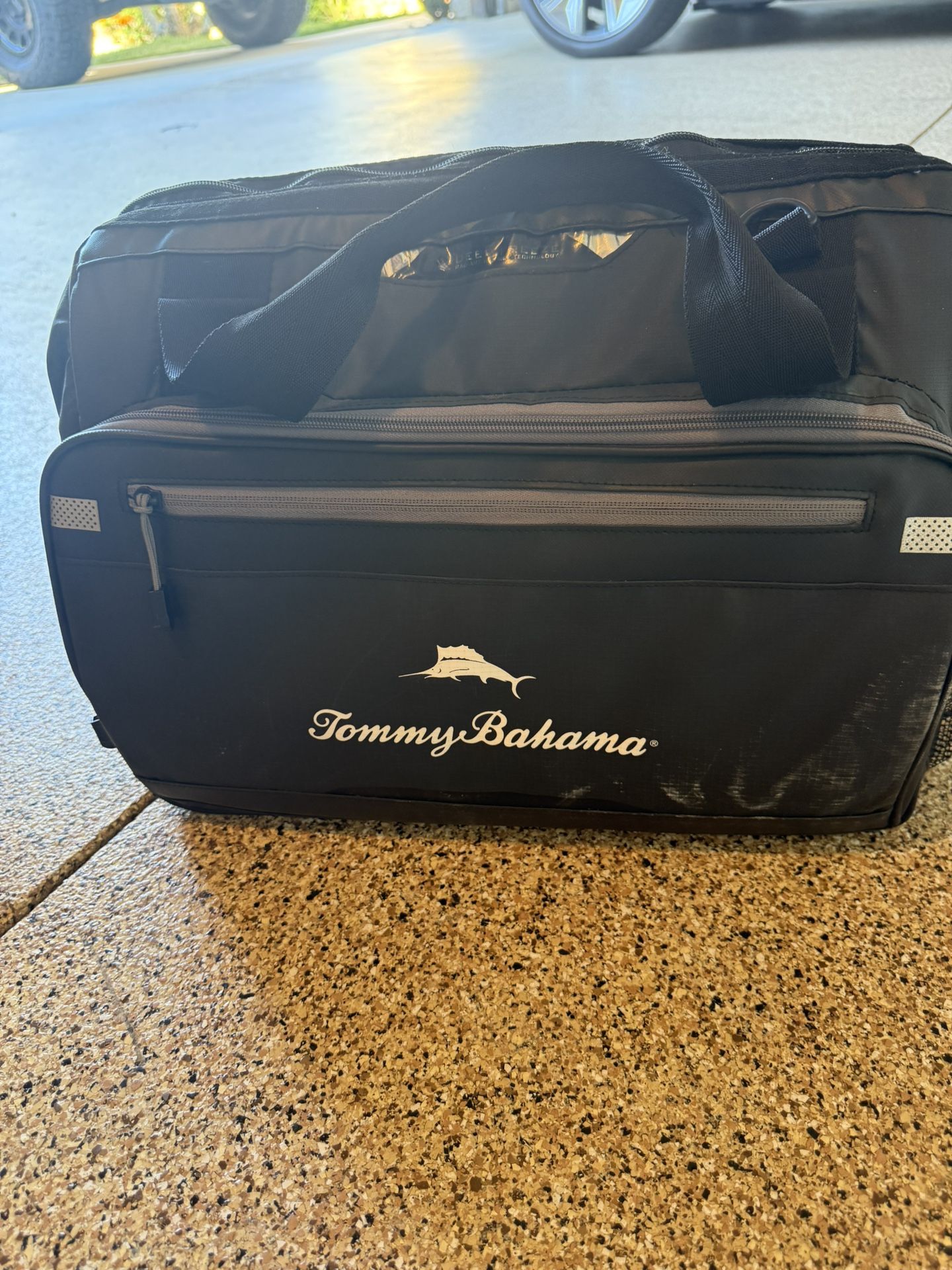 Tommy Bahamas Cooler 