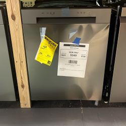 LG 24 in. Stainless Look Front Control 52 dBA Dishwasher w/Stainless Steel Tub & SenseClean 