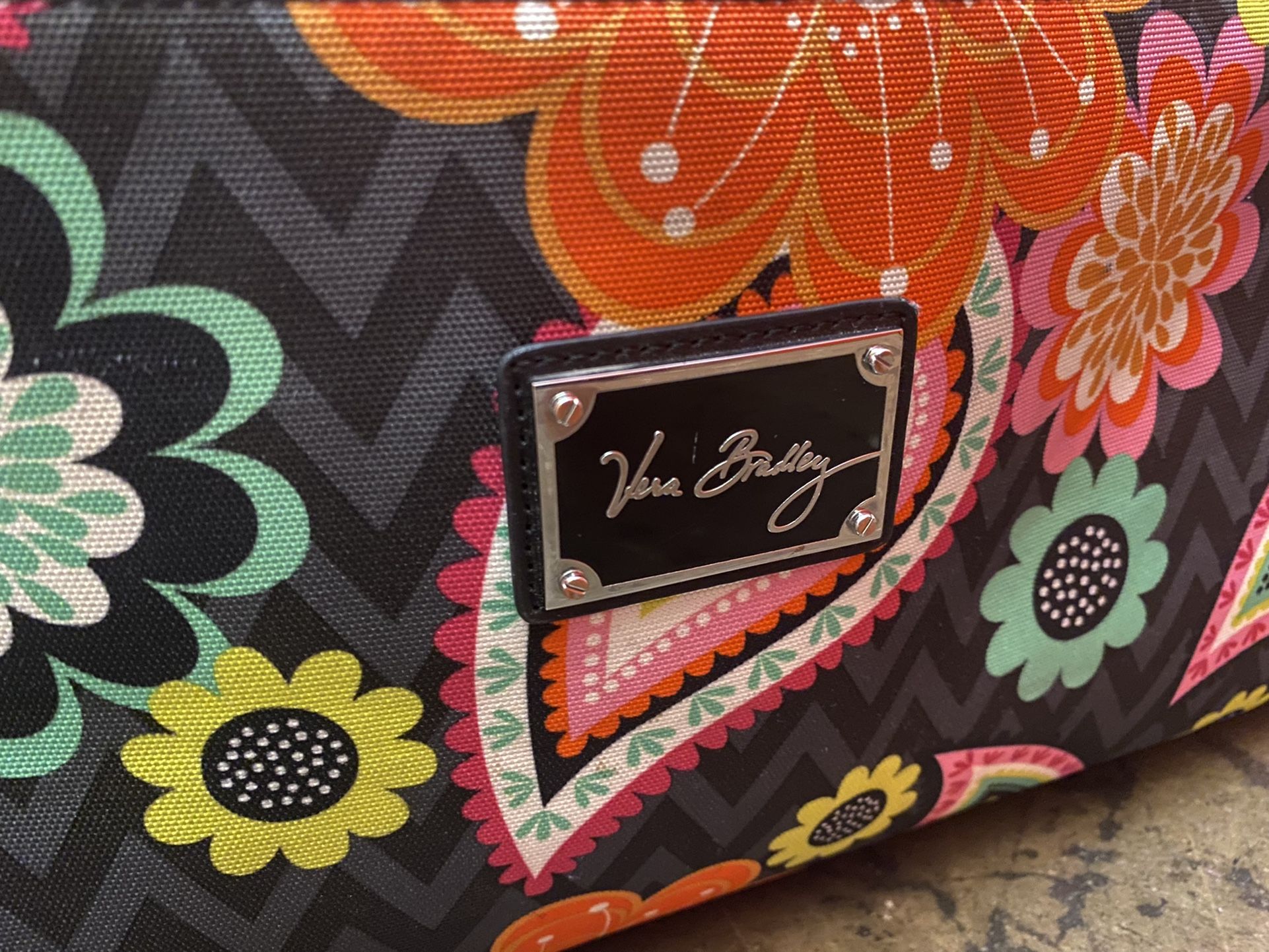 💫Vera Bradley Rolling Duffel Bag !