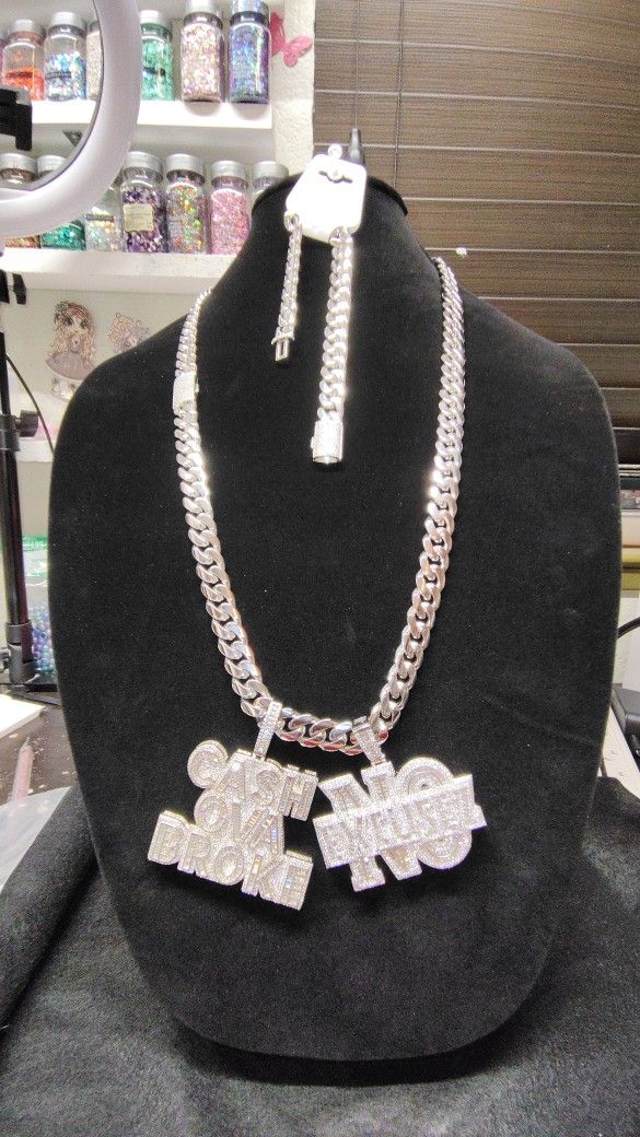 New Chains Set With Pendant