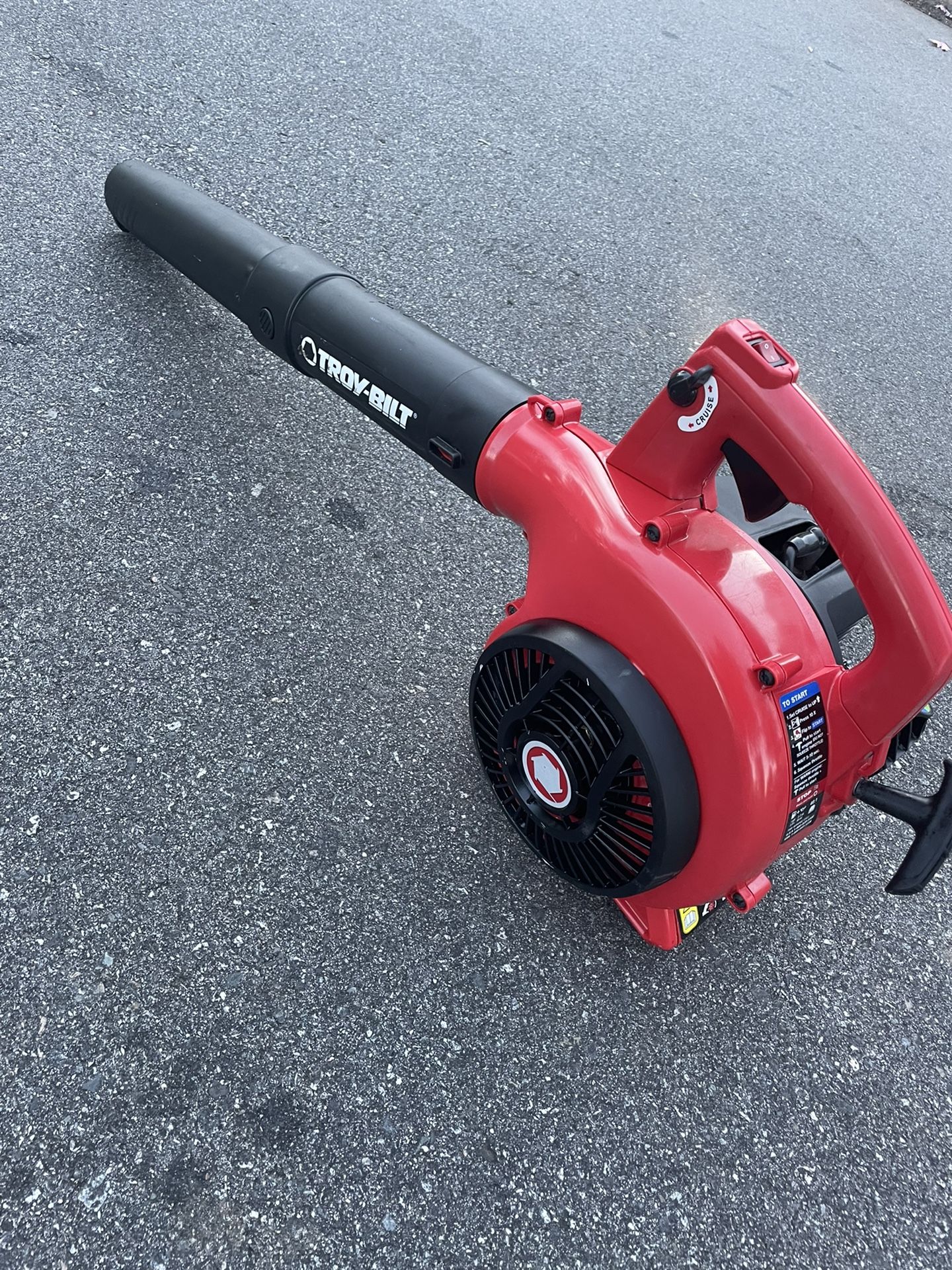 Troy-Bilt 200 MPH 2-Cycle 25cc Gas Handheld Leaf Blower