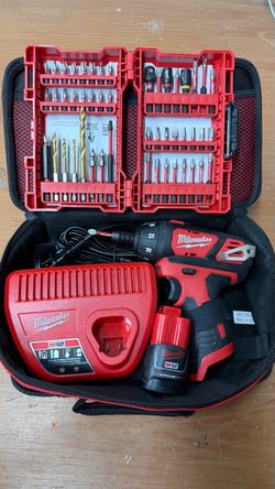Milwaukee M12 Drill Driver Kit with Bits