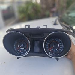 Chevy SS Sedan Instrument Gauge Speedometer Cluster
