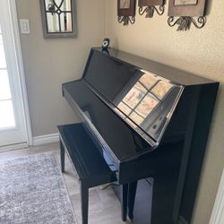 Upright Piano Young Chang