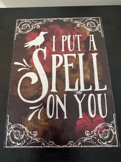 Ashland Halloween Table Decor