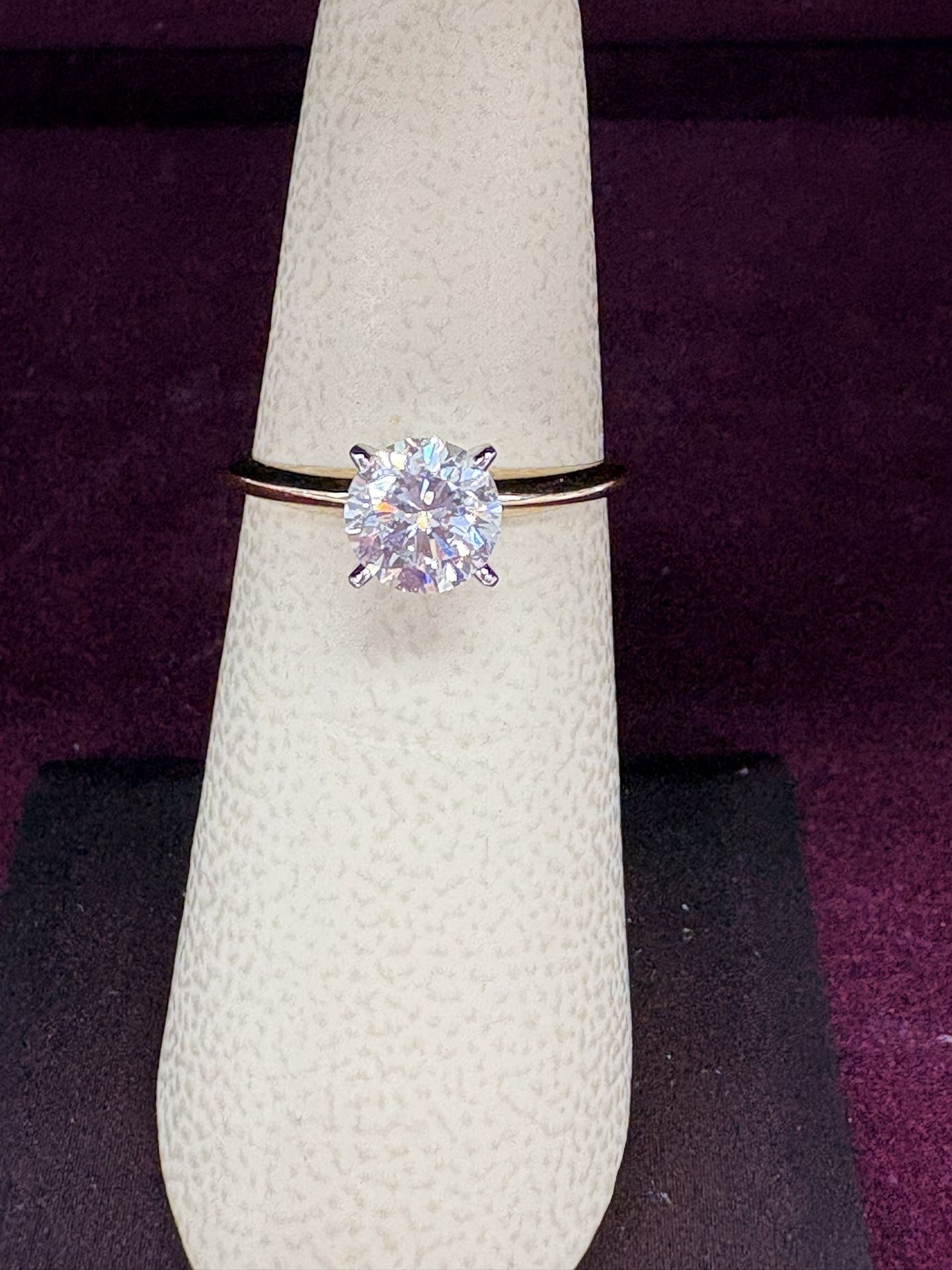 1 Ct. Lab Grown VS2 14kt Engagement Ring