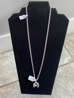 Cadena en plata