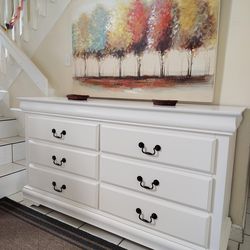 SOLID WOOD DRESSER 6 DRAWERS DELIVERY AVAILABLE