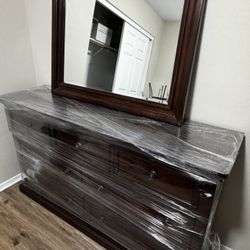 Porter Dresser And Mirror 
