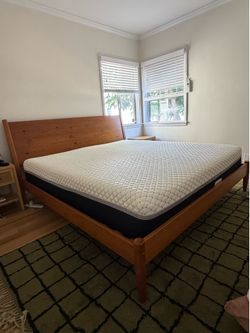 Cal King Memory Foam Mattress - Clean & Comfortable