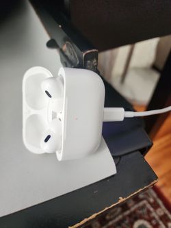 Apple AirPods with Charging Case