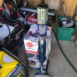 semi new shark vertex corded ultra light vacuum cleaner in good condition 