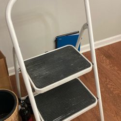 2 Steps Ladder