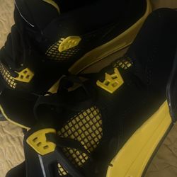 jordan 4 retro thunder 