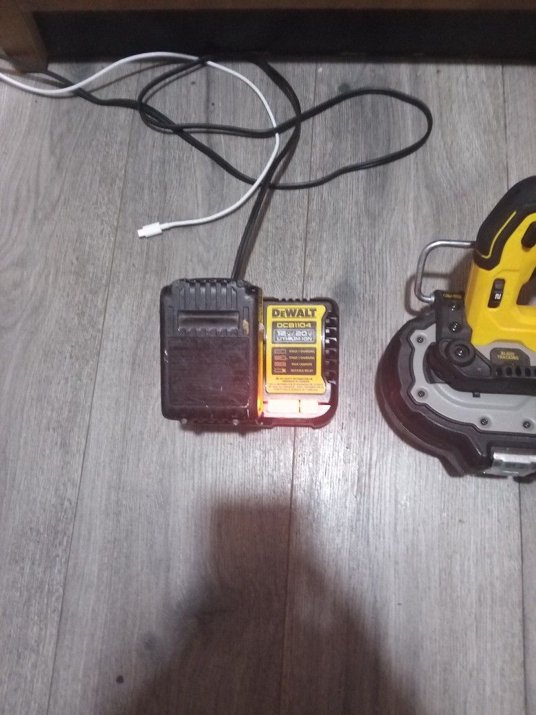 DeWalt Cordless Bandsaw With Battery And Charger