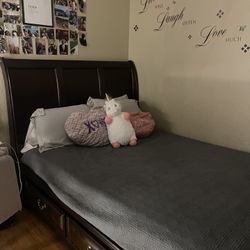 Bedroom set for Sale