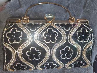Gorgeous Evening Handbag for any festive event! FLOWER Rhinestone's!