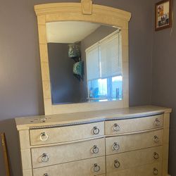 Dresser With Mirror 