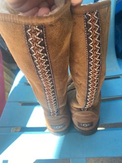 Boots size 8