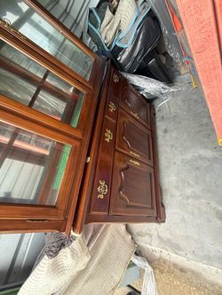 Cherry Wood China Cabinet with Hutch