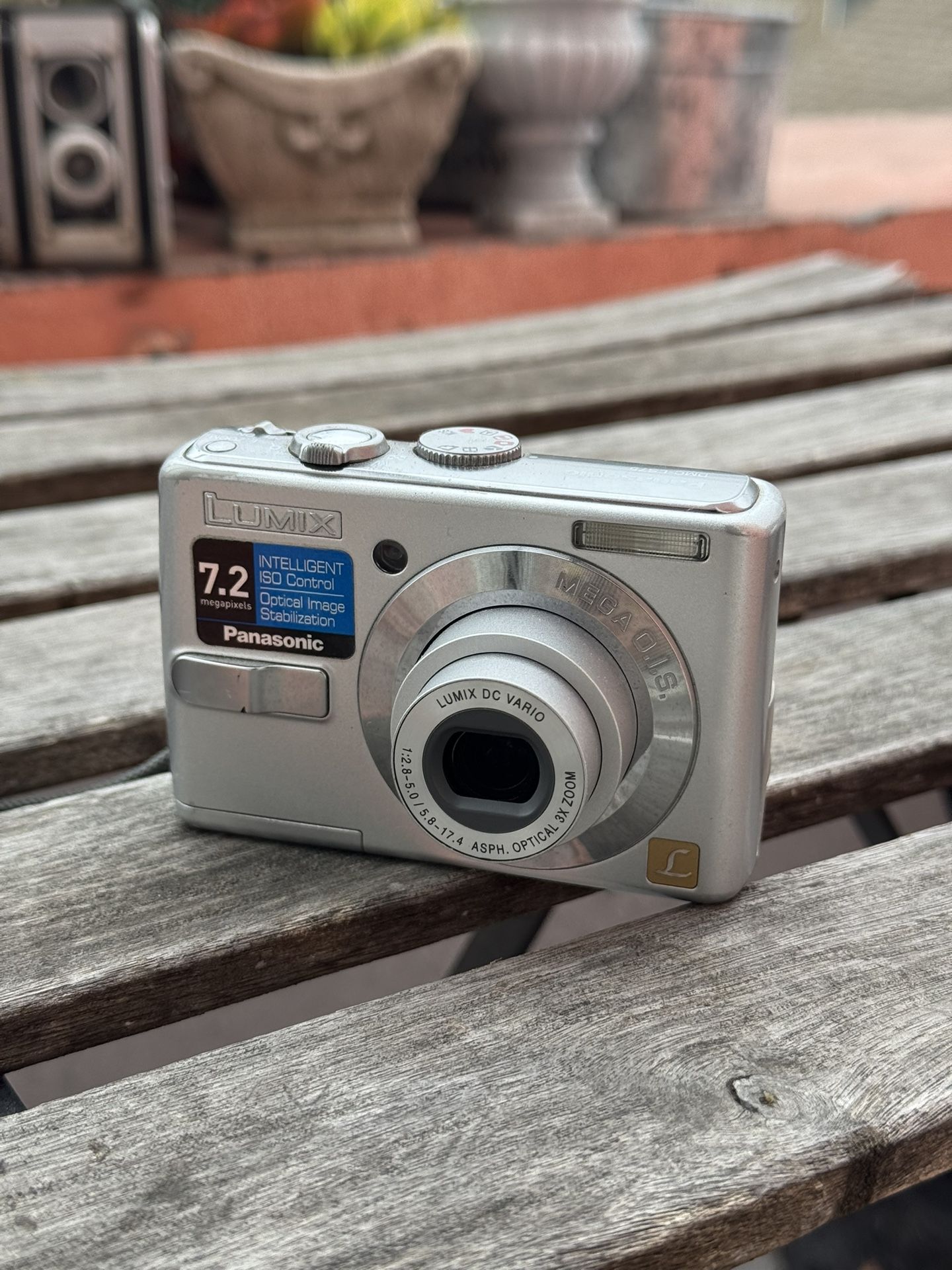 Vintage Panasonic Lumix Y2K Digicam- Leica Lens