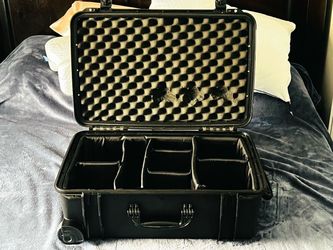 Camera hard case with padded dividers