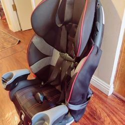 Kids Car Seats - 1).  Safety1st and  (2). Evenflow