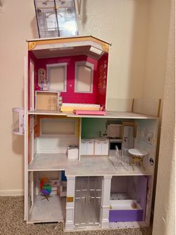 Rainbow High Doll House