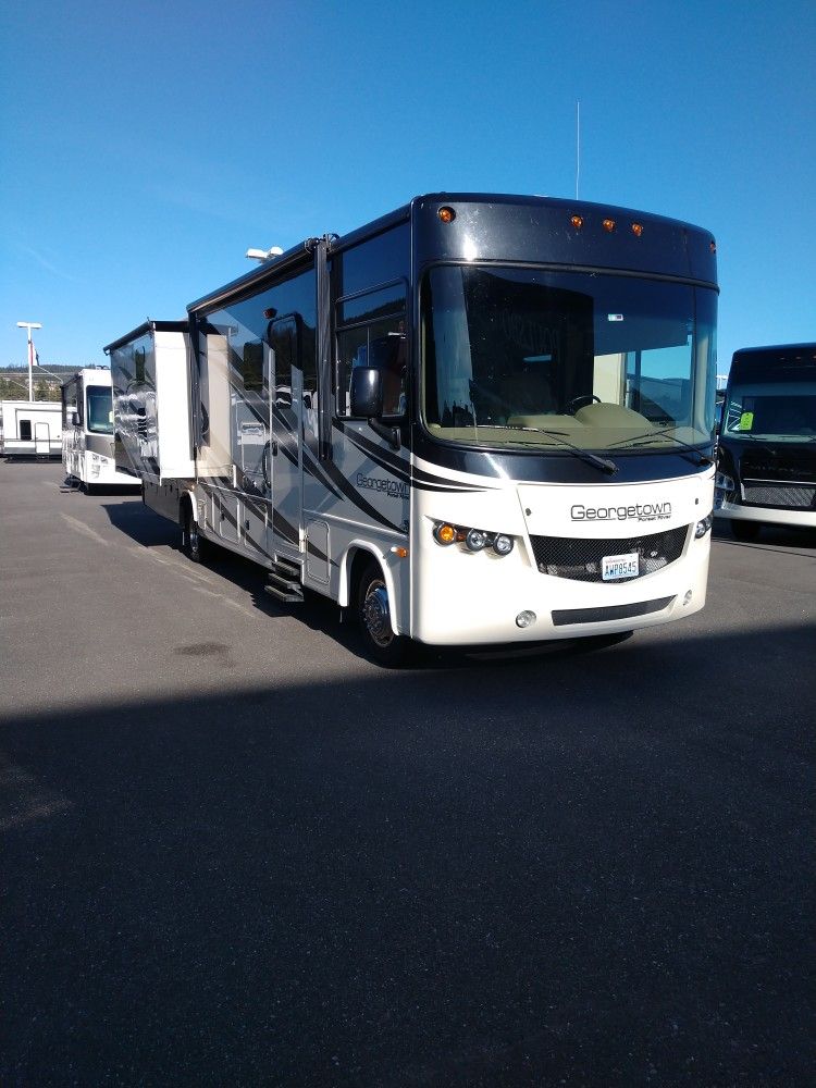 Photo 2016 Forest River Georgetown 351 bunk model