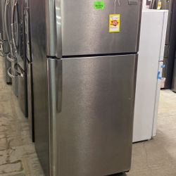 FRIGIDAIRE FFTRTS 20.4 cu. ft. Top Freezer Refrigerator