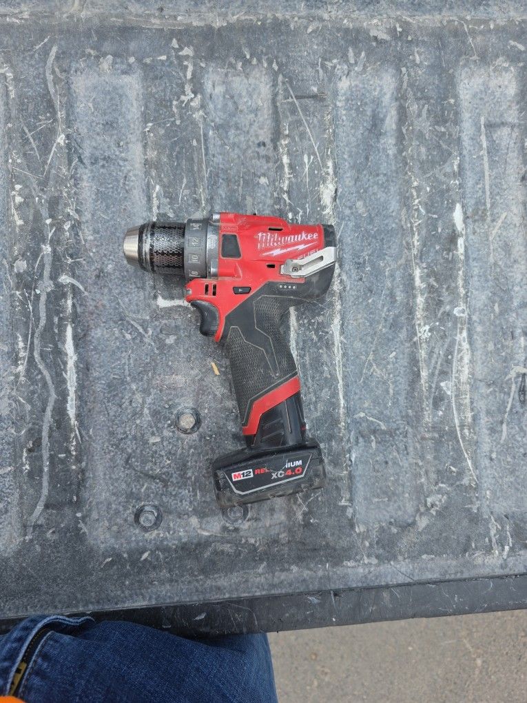 M12 Fuel Milwaukee Hammer Drill