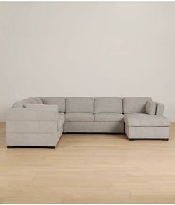 Like new U shape Sectional Sofa light grey color