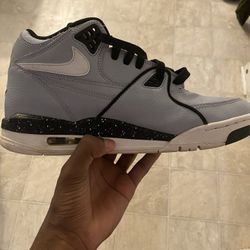 I Have Used But Still In Good Condition She’s  Selling For 50$ Each But Price Is Negotiable 