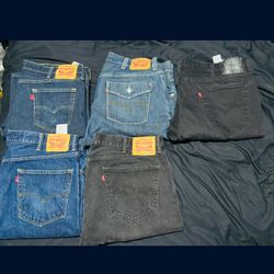 5 Levi's Pants 