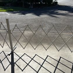 Retractable Fence Or Gate can Span 20’